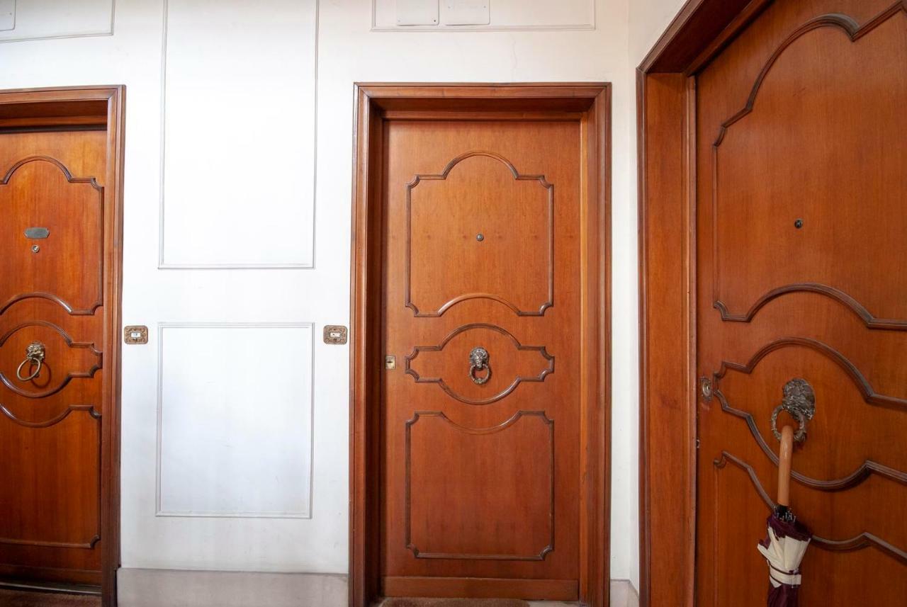 Appartamento Via Del Corso Рим Екстер'єр фото